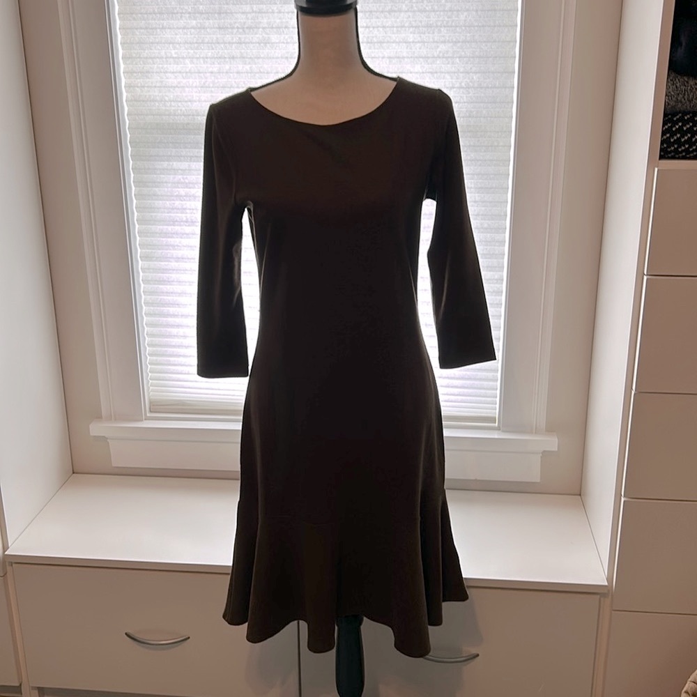 EUC Lauren by Ralph Lauren dropped waist dress brown size small